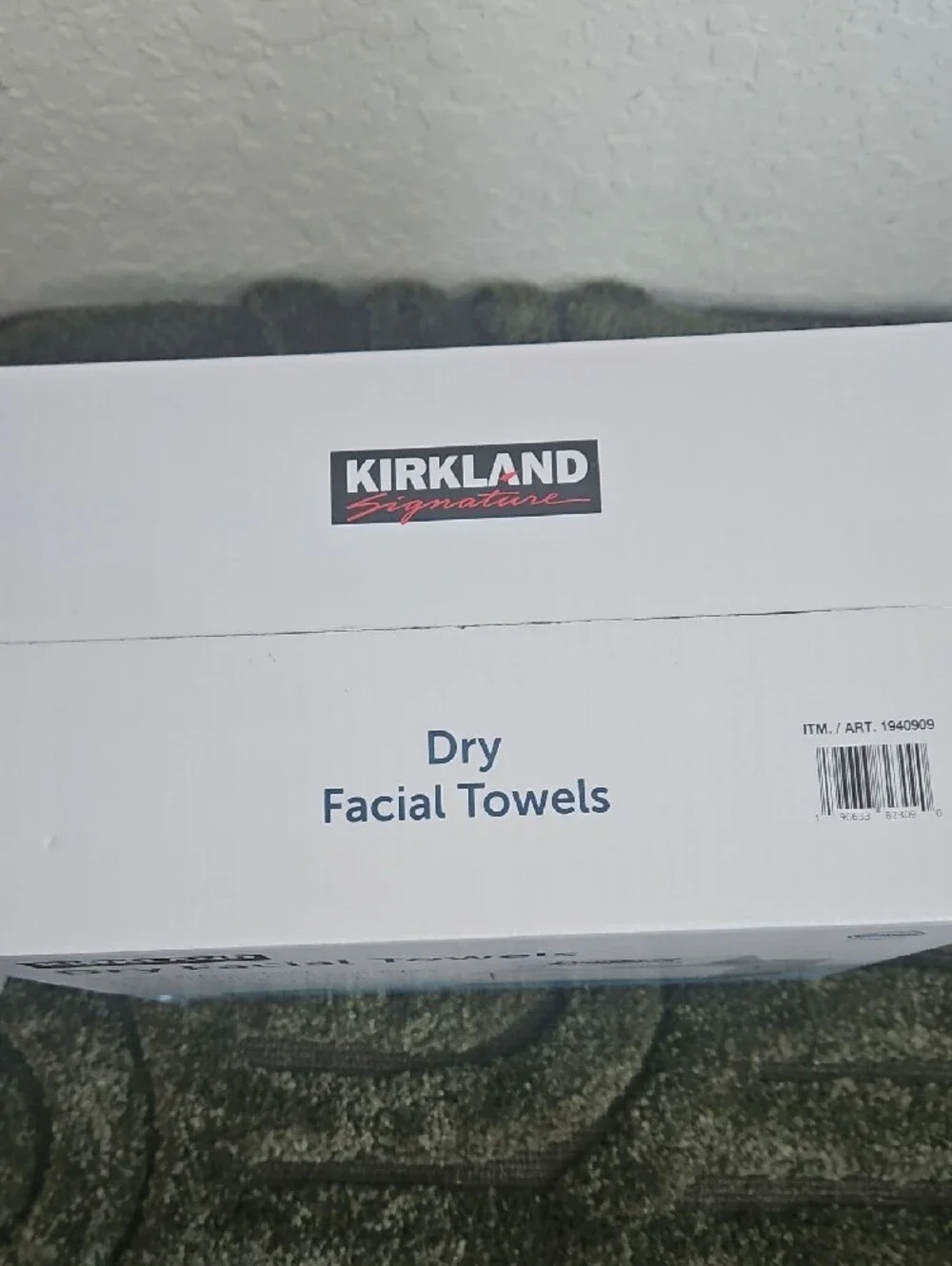Kirkland Signature Dry Facial Towels - White with Blue Accents